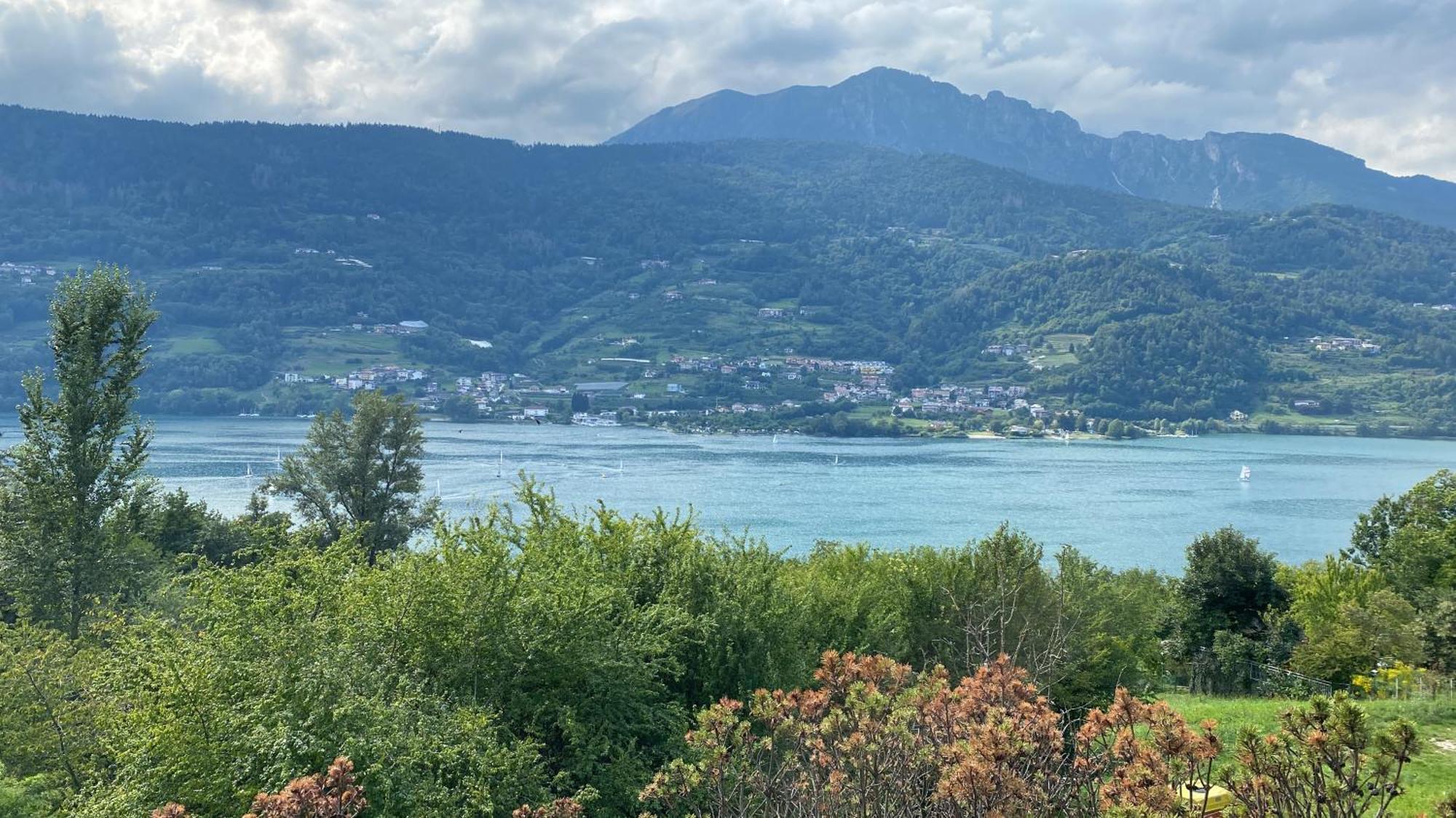 Lake Apartment Ischia Green Tenna Exteriér fotografie